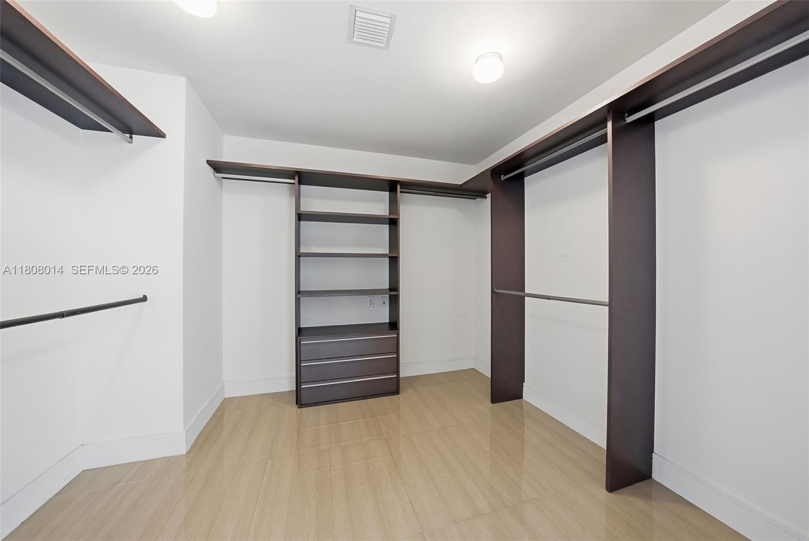 ECHO CONDO - Residential