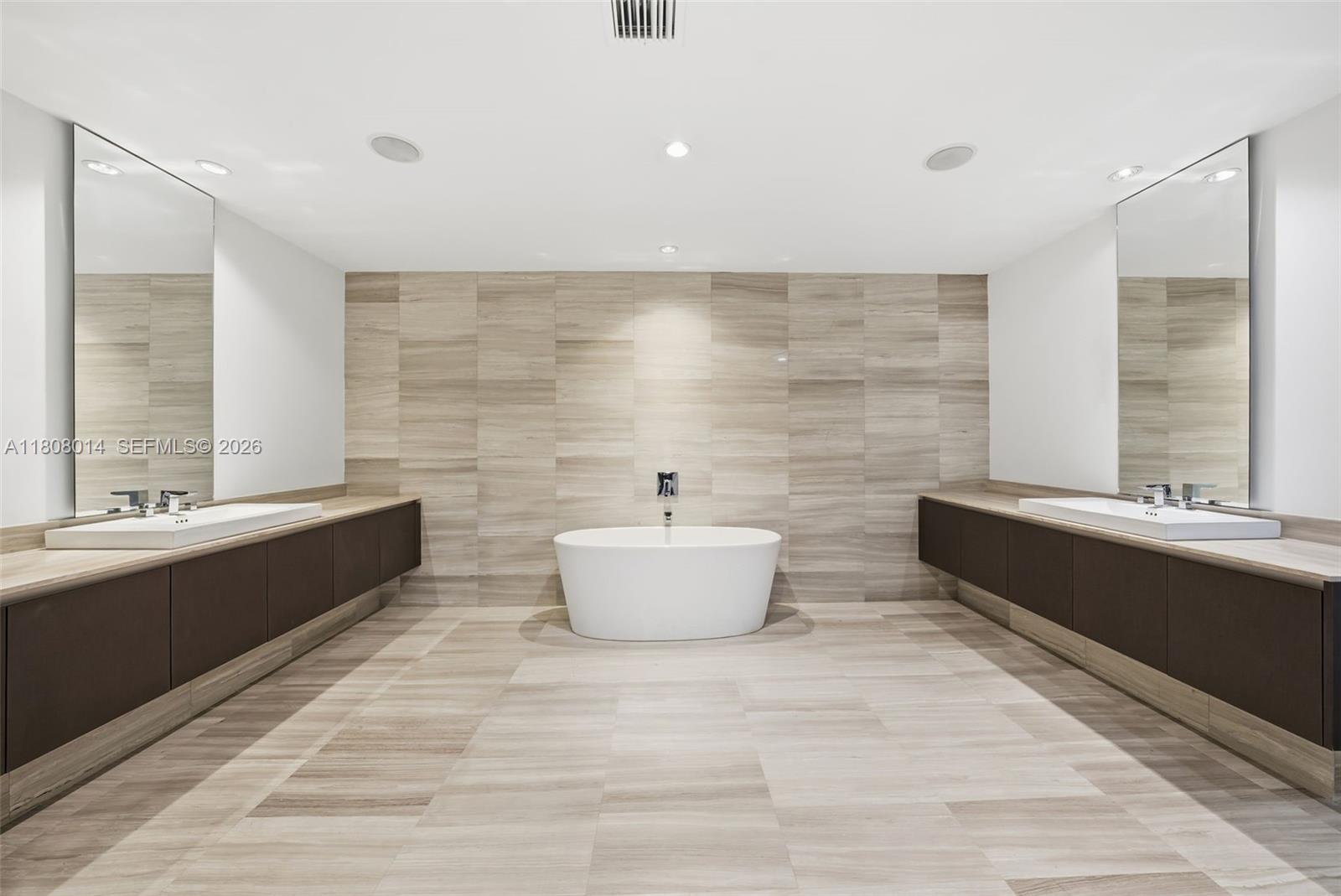 ECHO CONDO - Residential