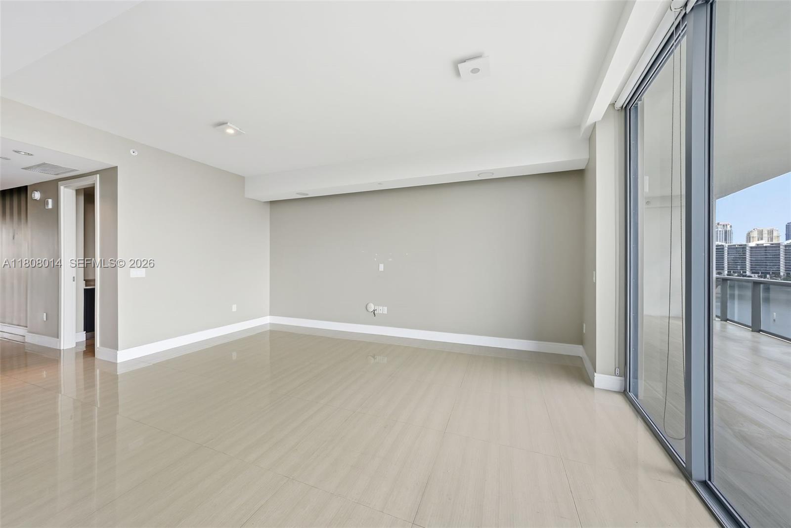 ECHO CONDO - Residential