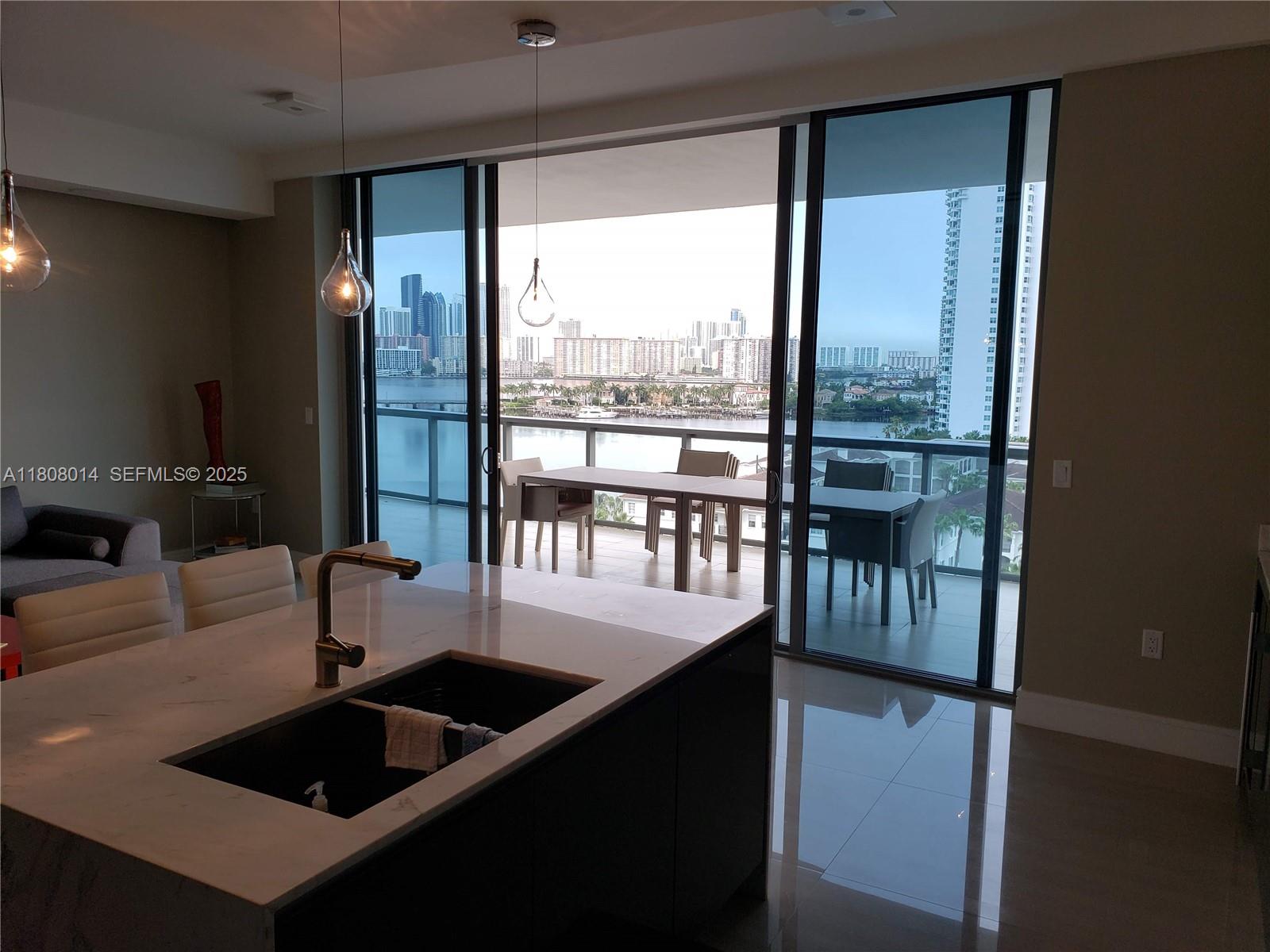 ECHO CONDO - Residential