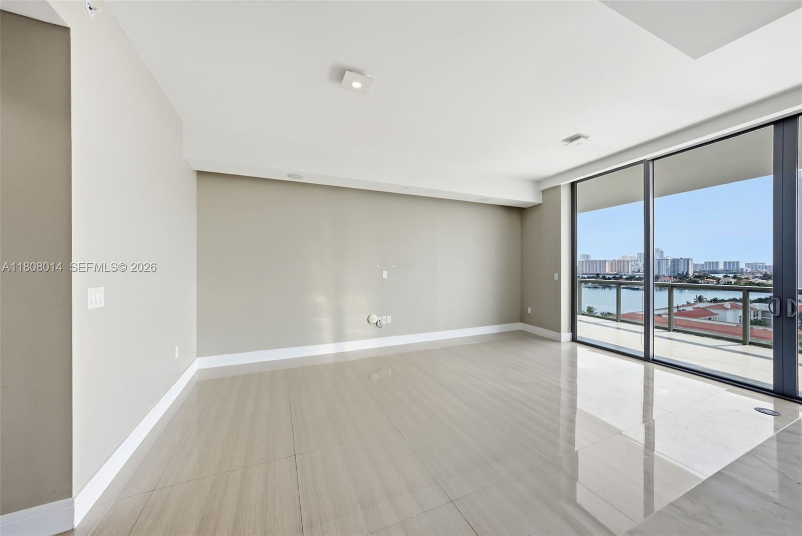 ECHO CONDO - Residential