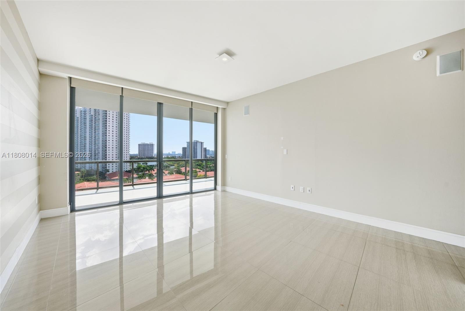 ECHO CONDO - Residential