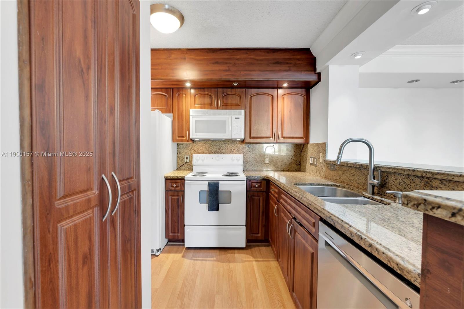 REGENT PARK CONDO - Residential