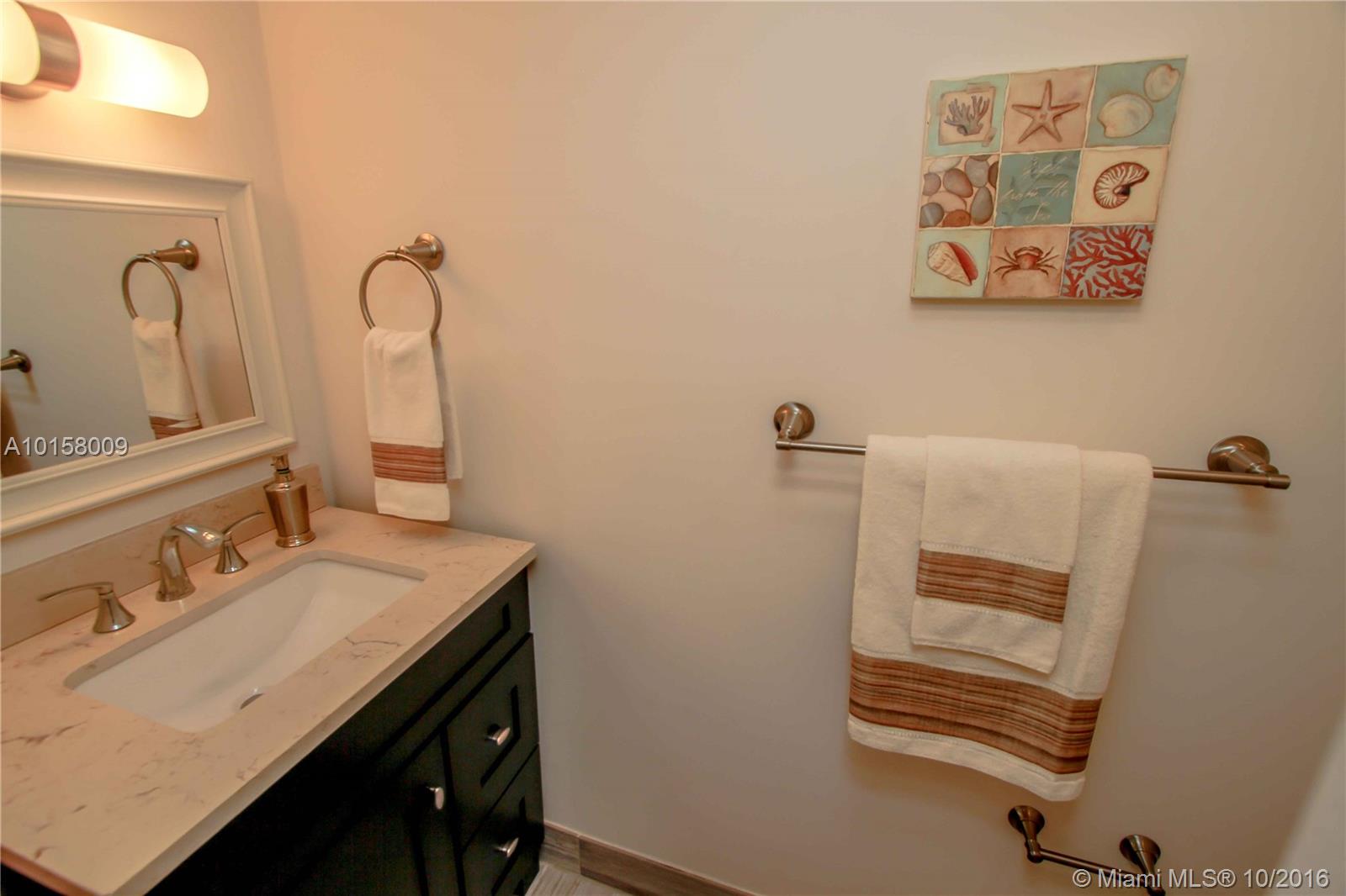 Hollywood 1-21 B - Residential