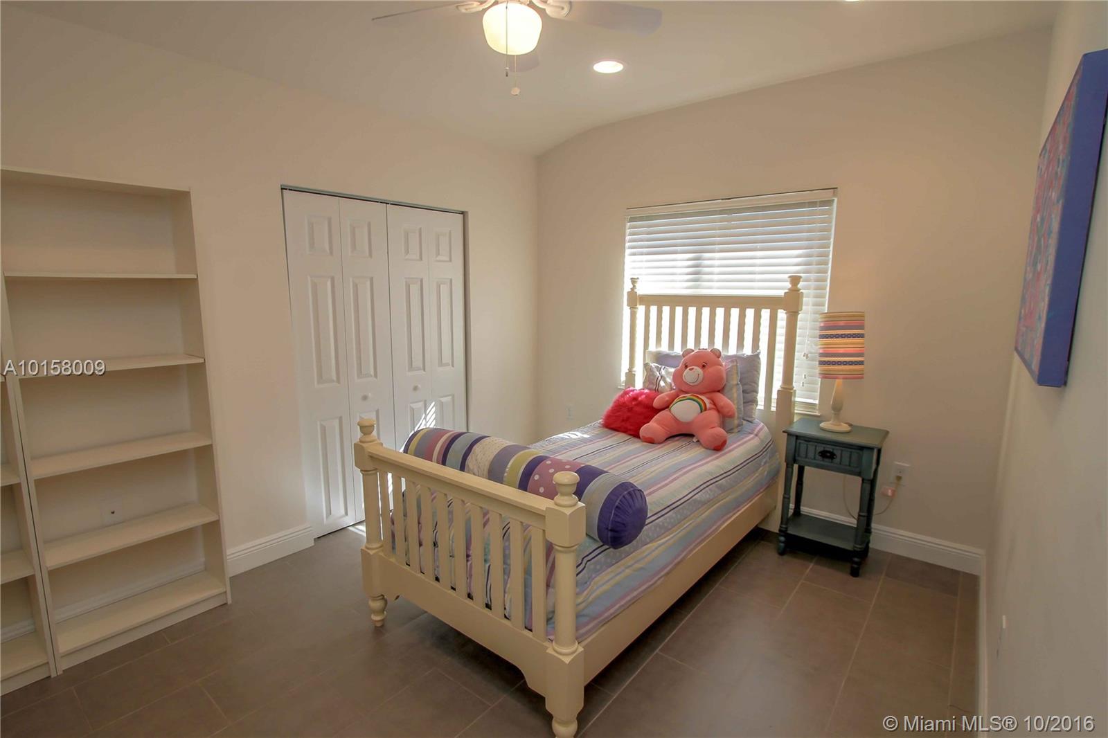 Hollywood 1-21 B - Residential