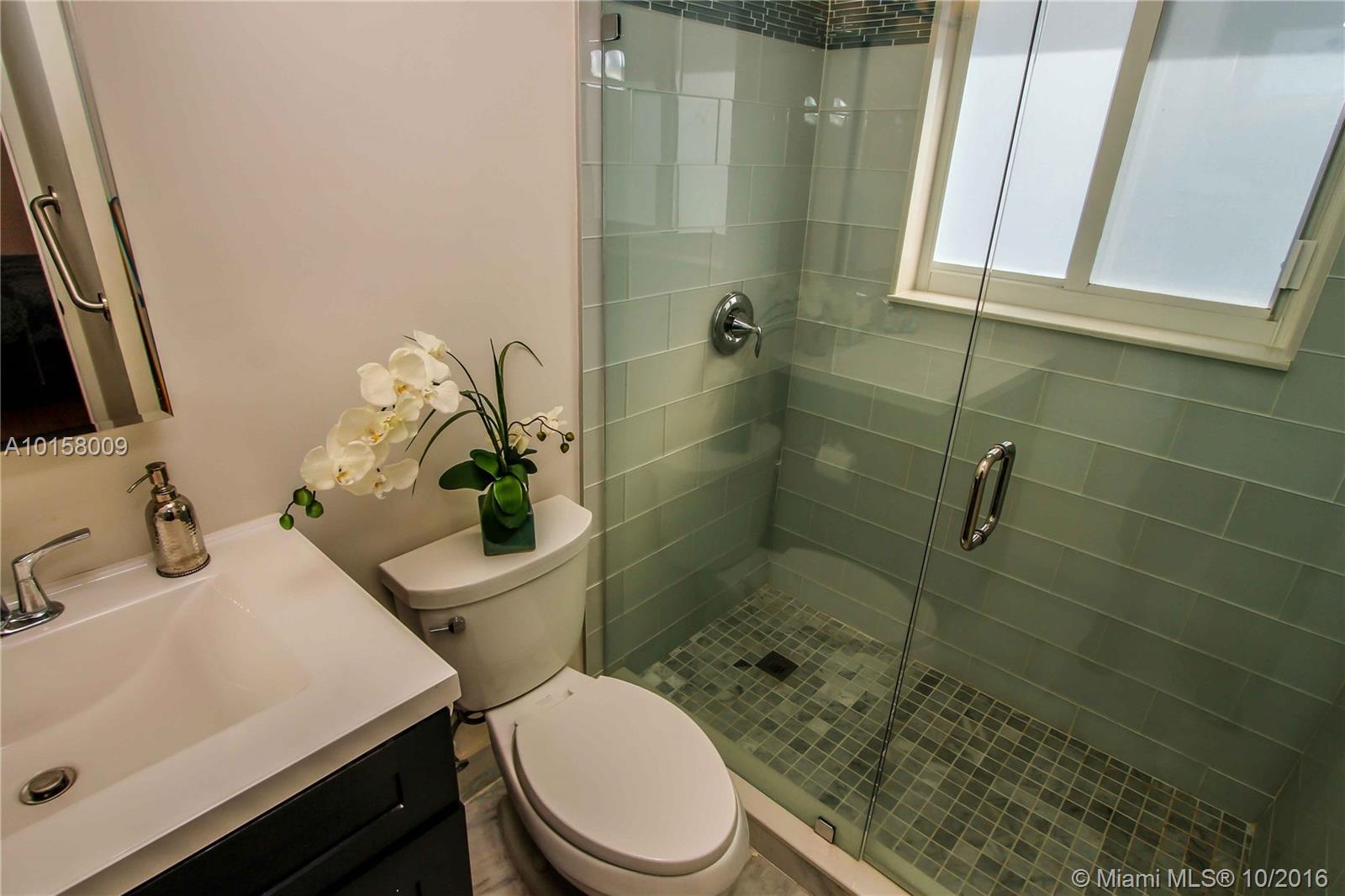 Hollywood 1-21 B - Residential