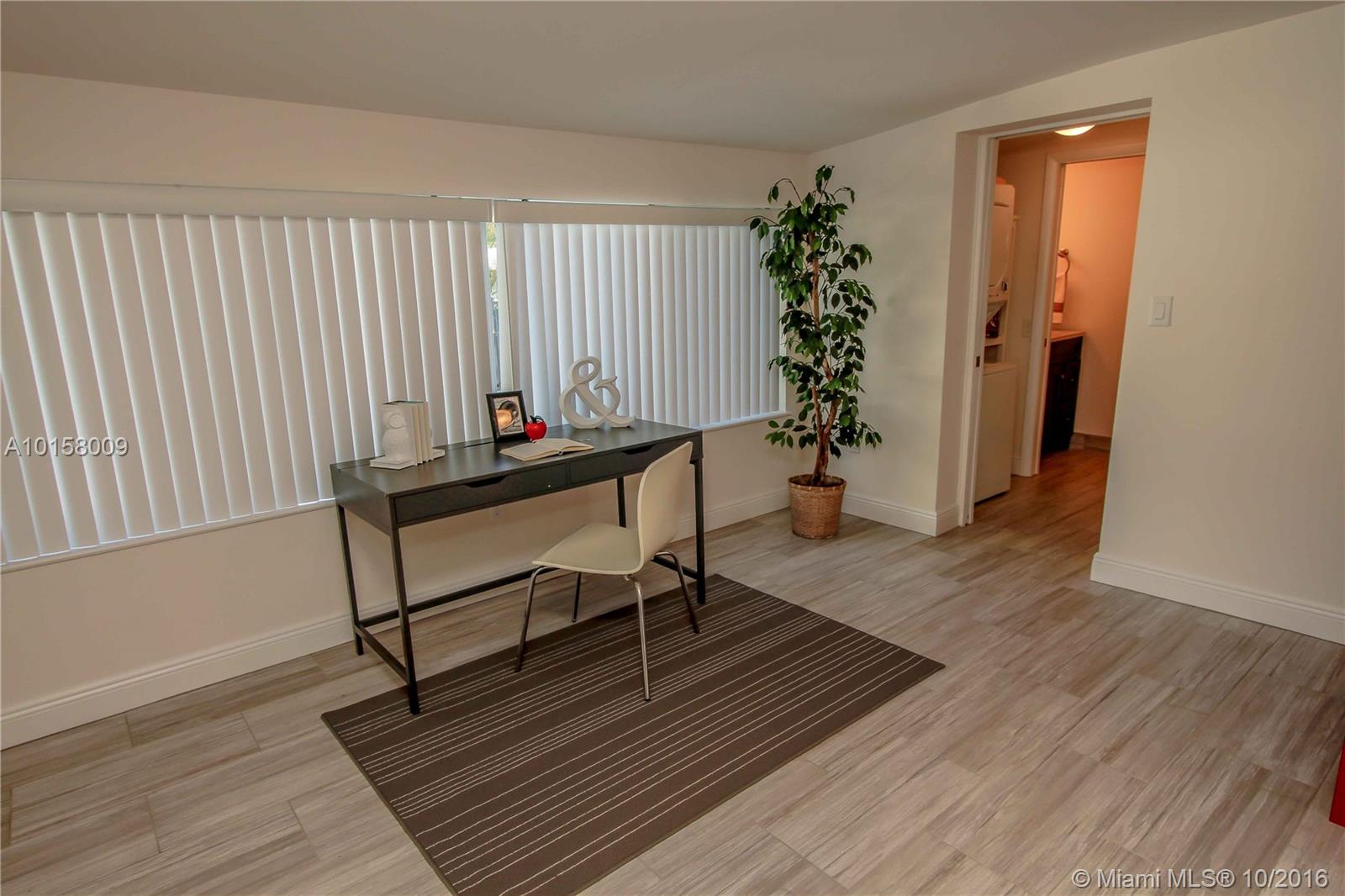 Hollywood 1-21 B - Residential