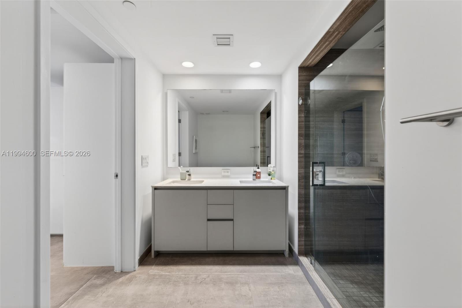 1010 BRICKELL CONDO - Residential Lease