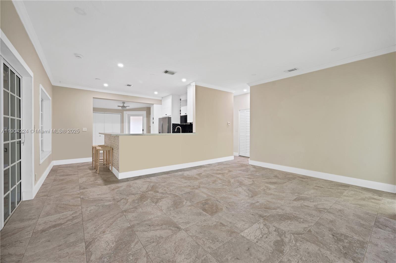 GULFSTREAM ESTATES - Residential Lease