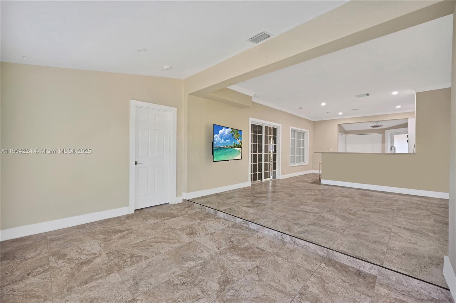 GULFSTREAM ESTATES - Residential Lease