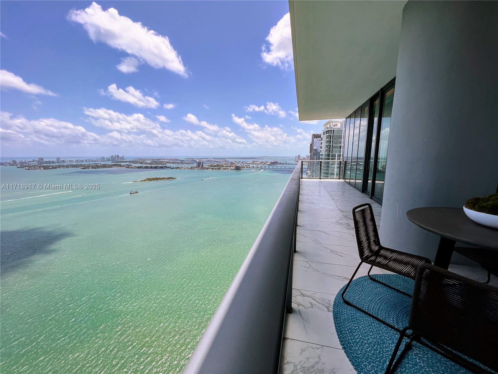 ONE PARAISO CONDO - Residential