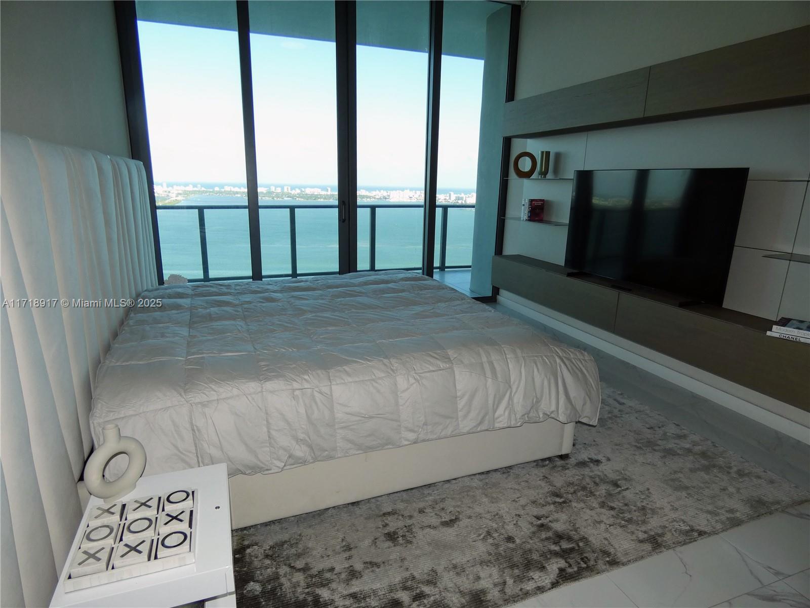 ONE PARAISO CONDO - Residential