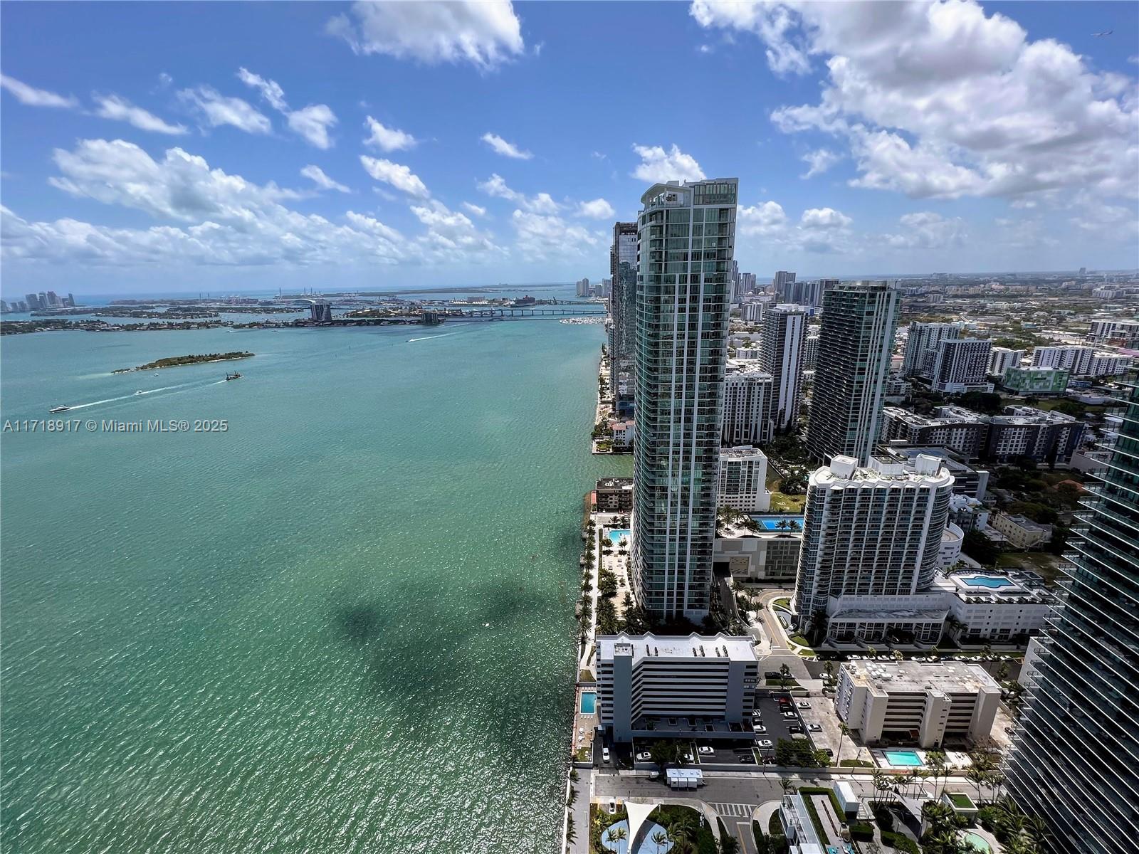 3131 NE 7th Ave PH4901