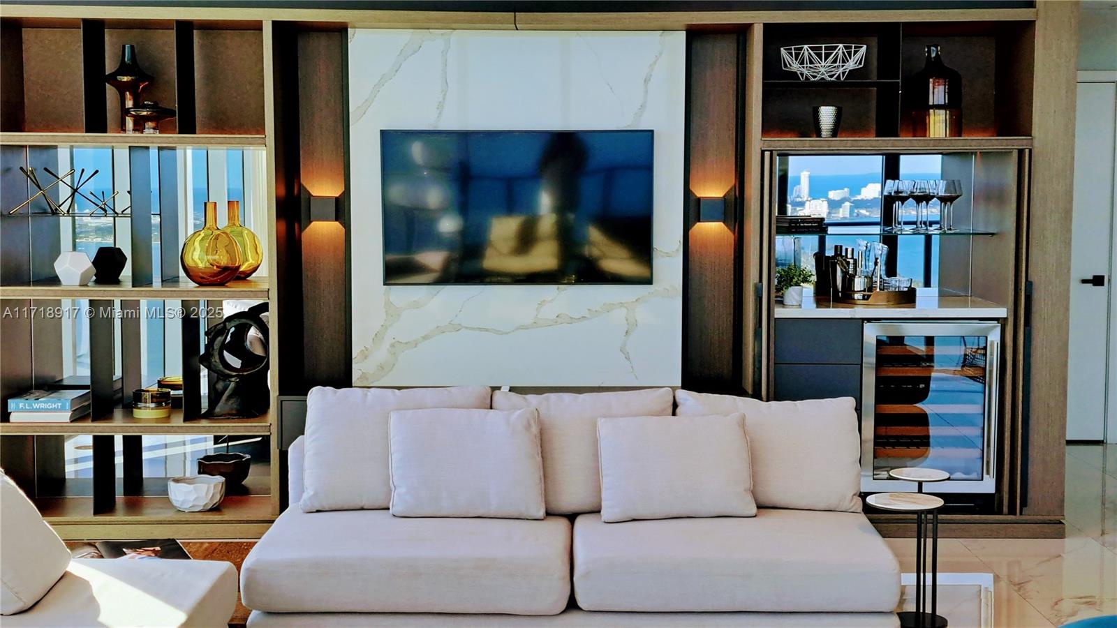 ONE PARAISO CONDO - Residential