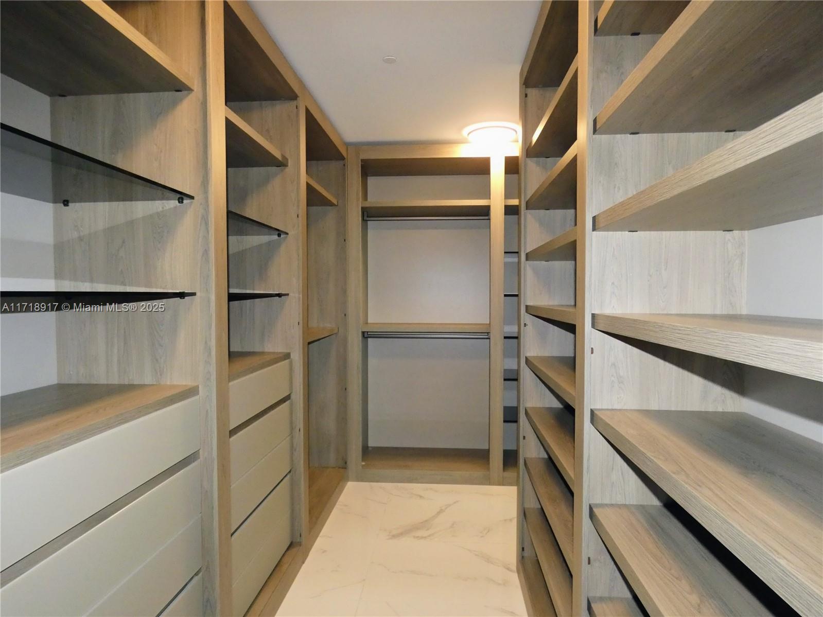ONE PARAISO CONDO - Residential