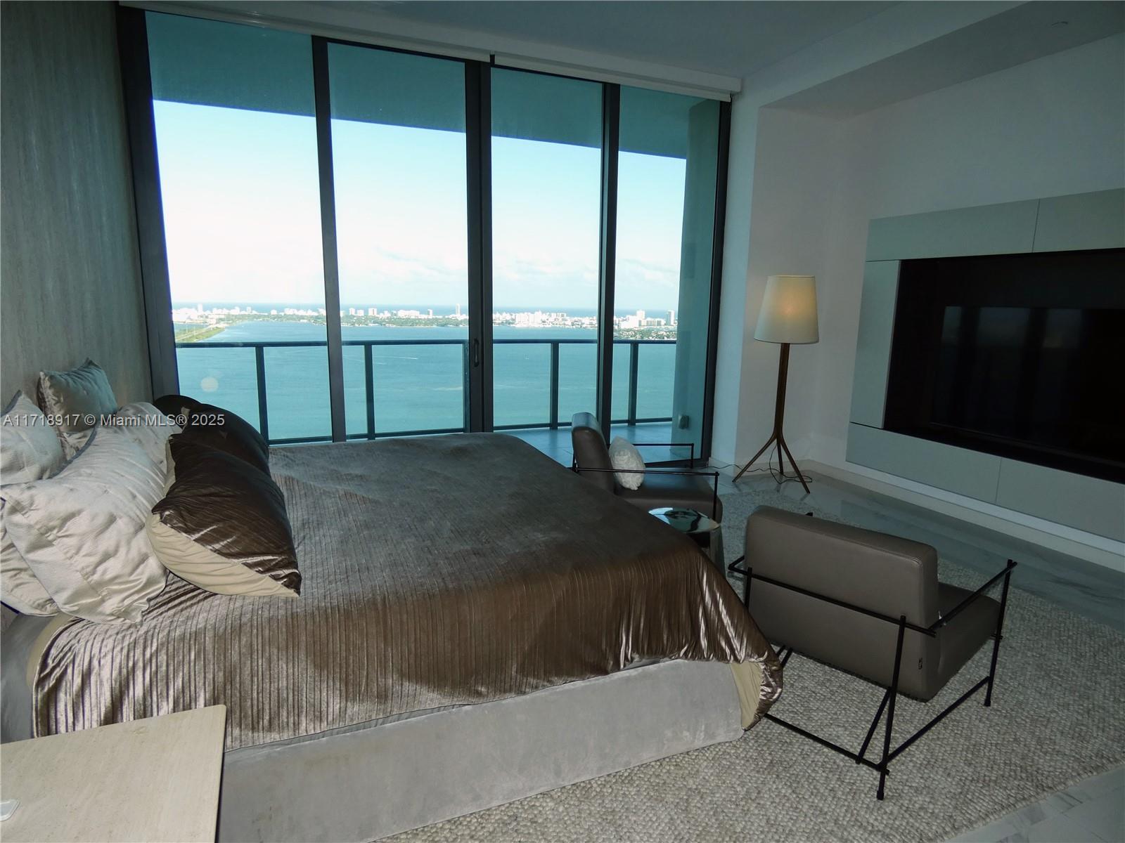 ONE PARAISO CONDO - Residential