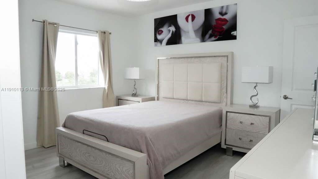 FOREST PARK VILLAS - Residential