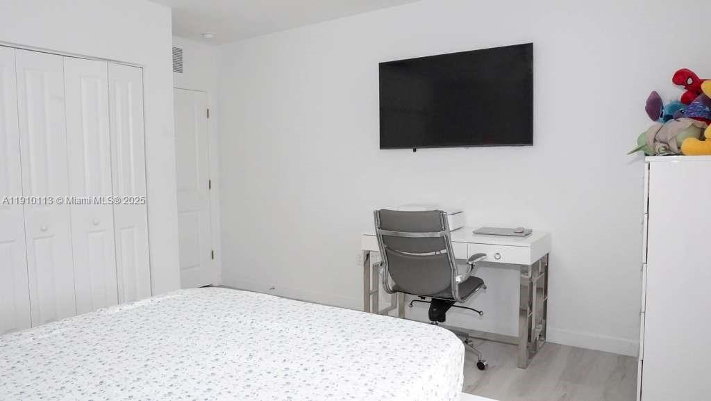 FOREST PARK VILLAS - Residential