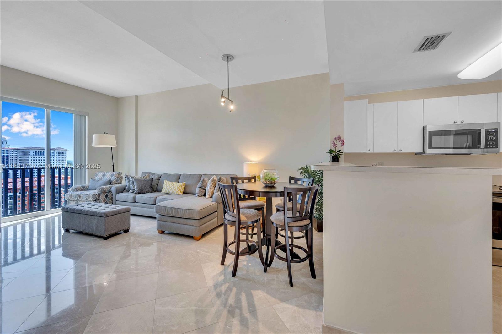 10 Aragon Ave 1502