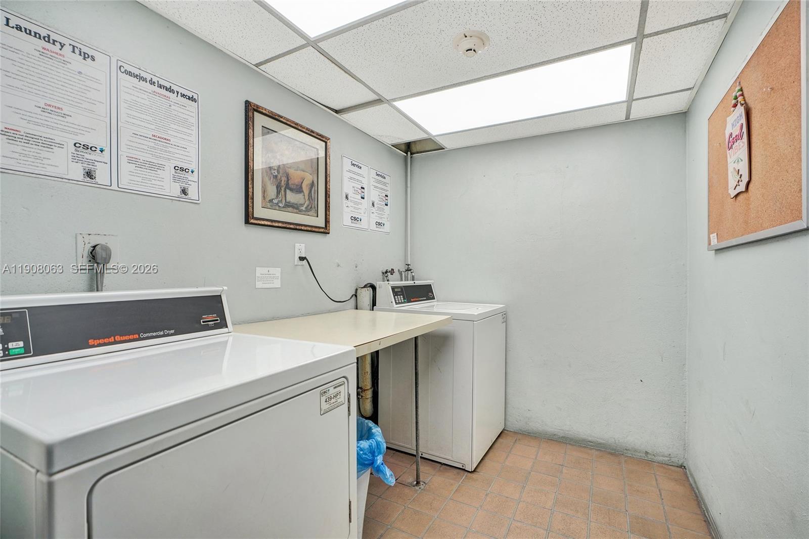 SANTA MONICA CONDOMINIUM - Residential
