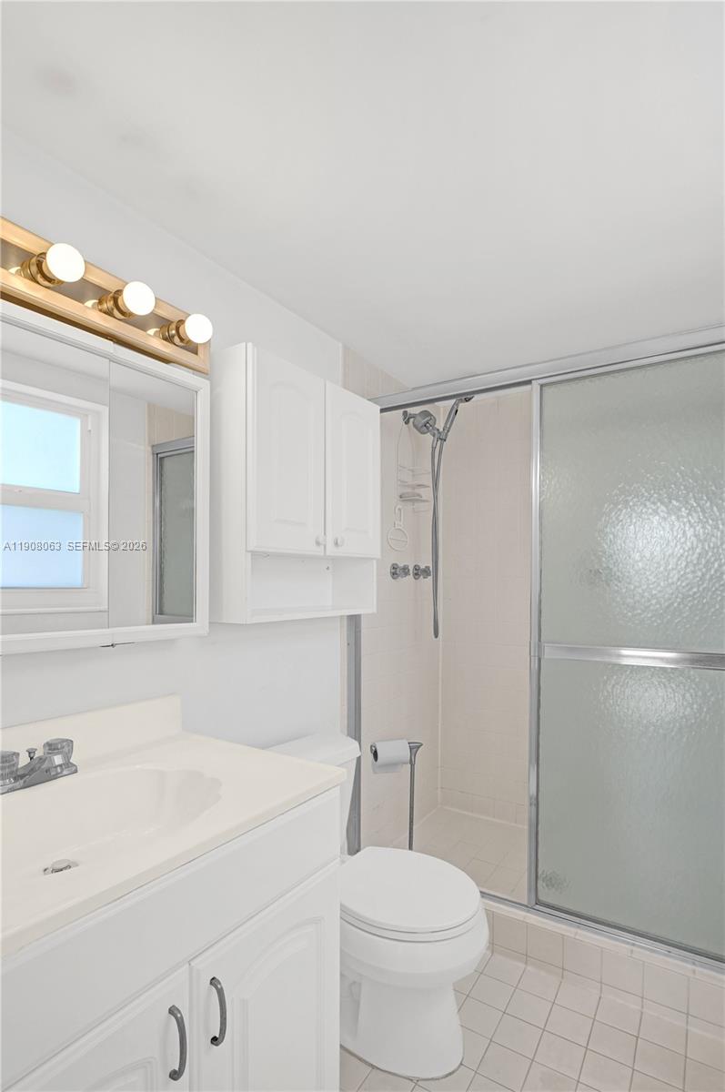 SANTA MONICA CONDOMINIUM - Residential