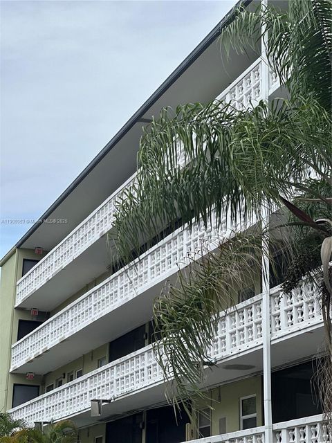 1425 Arthur St 301A Hollywood FL 33020