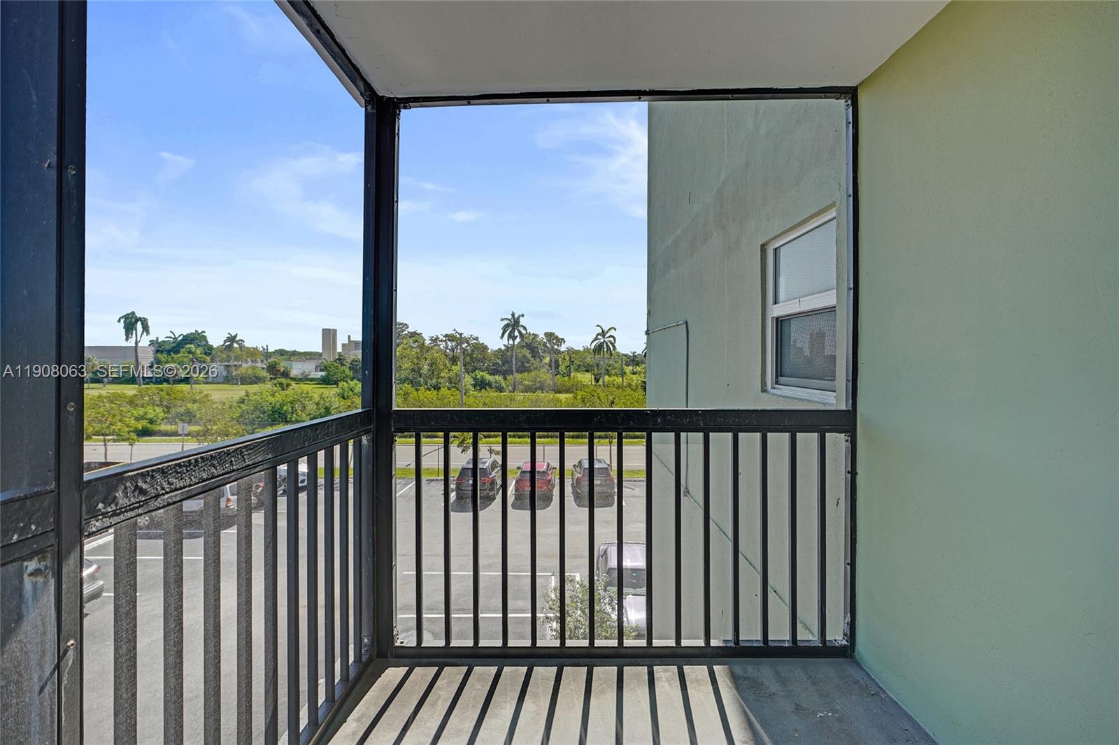 SANTA MONICA CONDOMINIUM - Residential