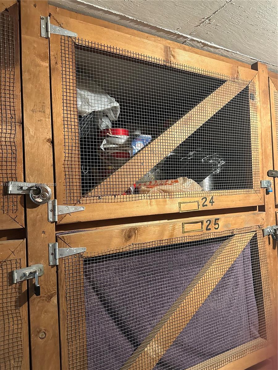 SANTA MONICA CONDOMINIUM - Residential