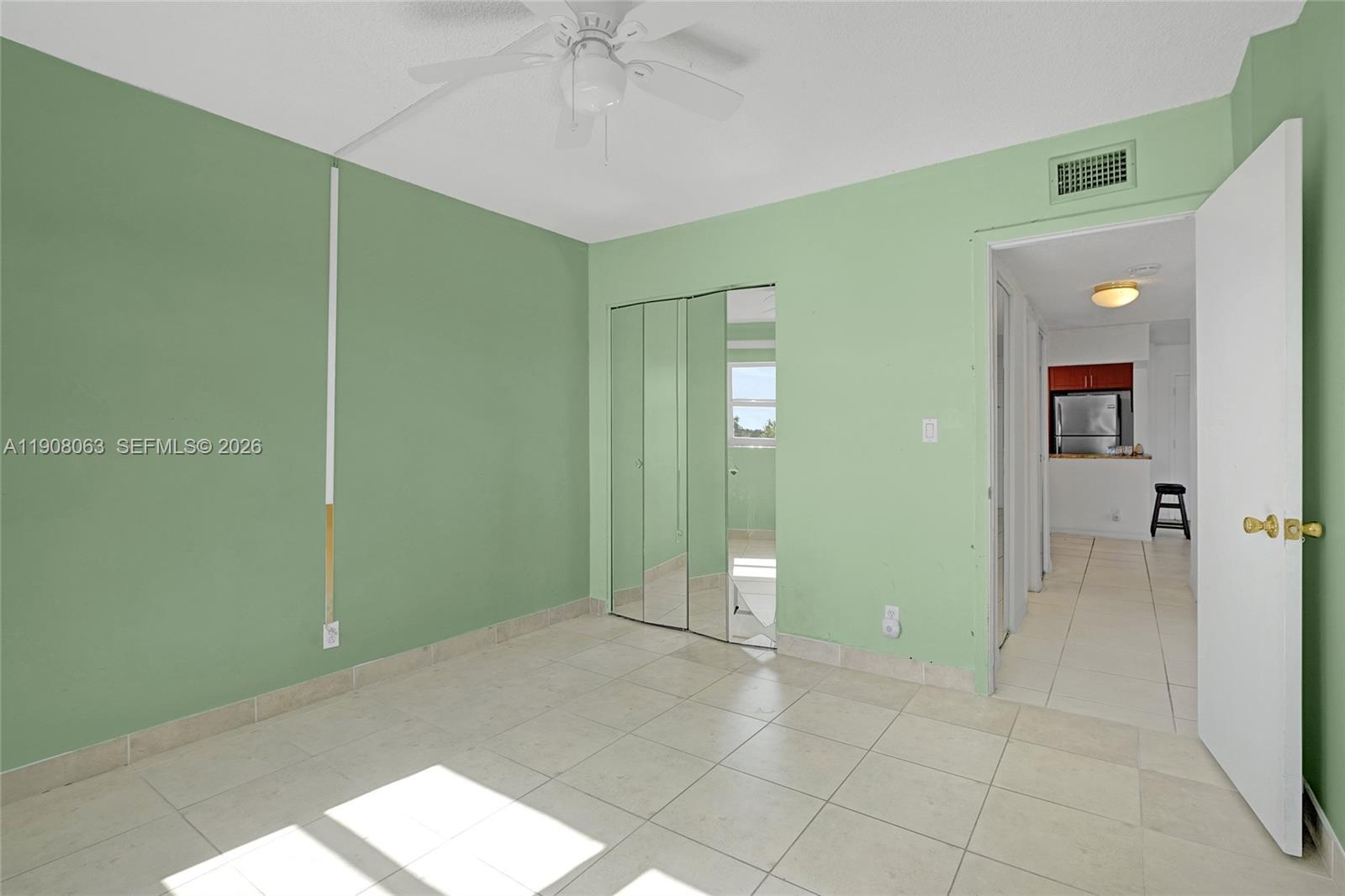 SANTA MONICA CONDOMINIUM - Residential