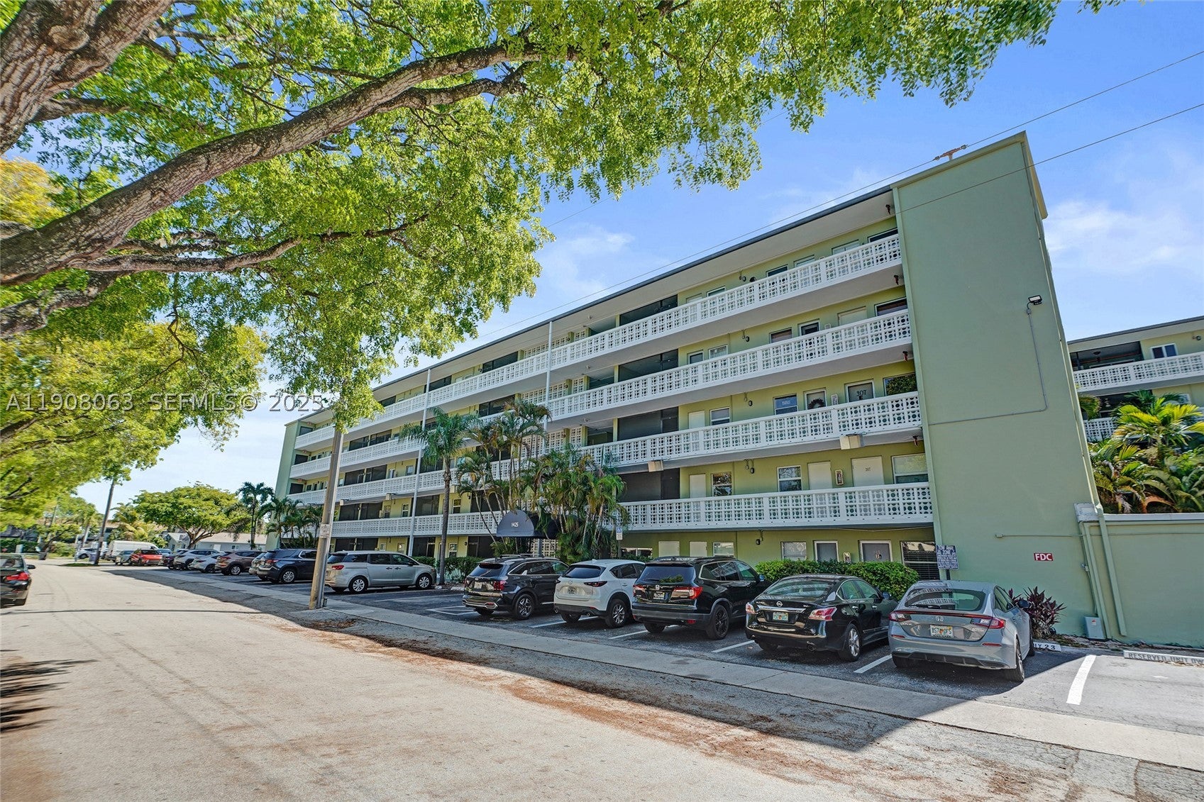 1425 Arthur St 301A
