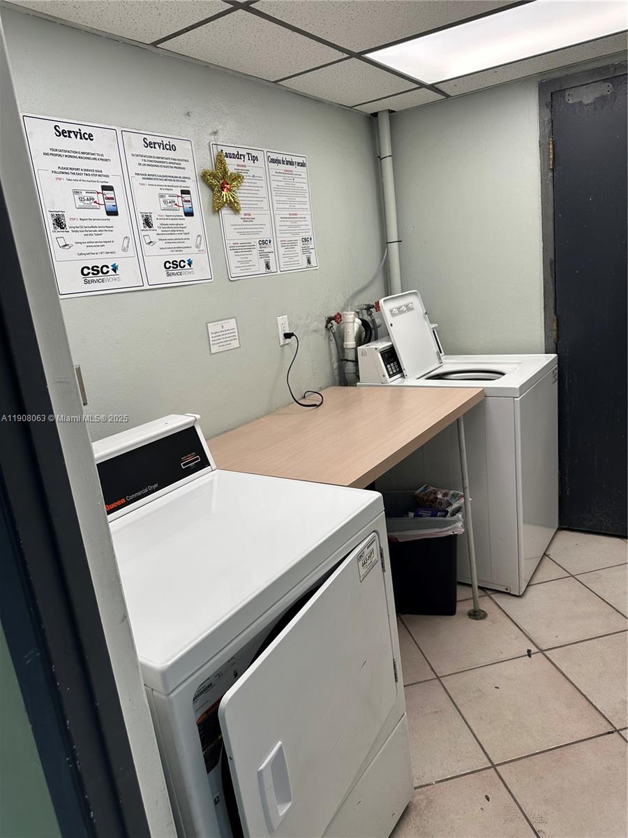 SANTA MONICA CONDOMINIUM - Residential