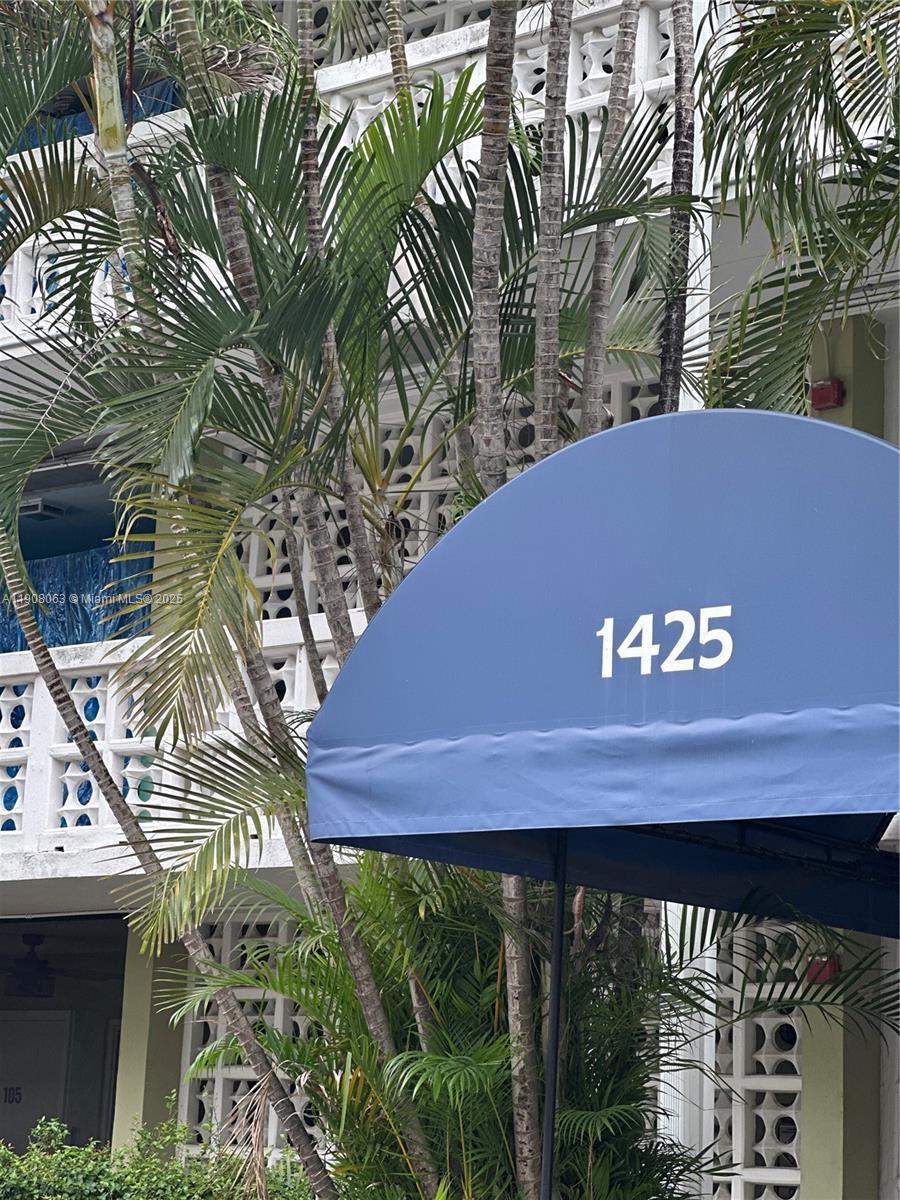 SANTA MONICA CONDOMINIUM - Residential