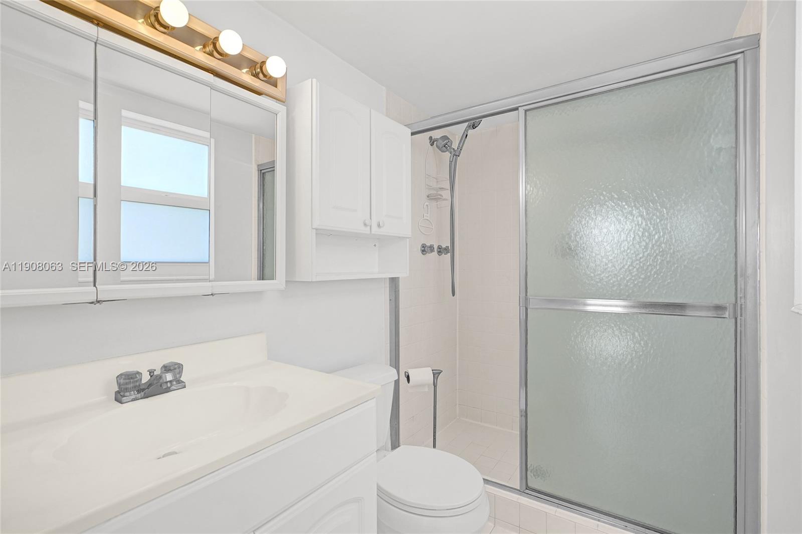 SANTA MONICA CONDOMINIUM - Residential