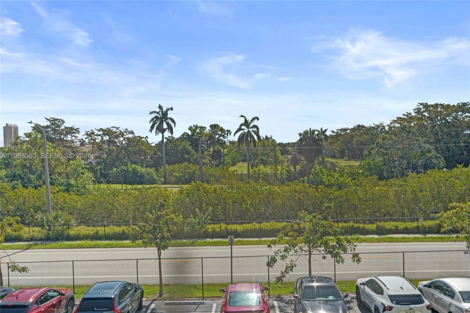 SANTA MONICA CONDOMINIUM - Residential