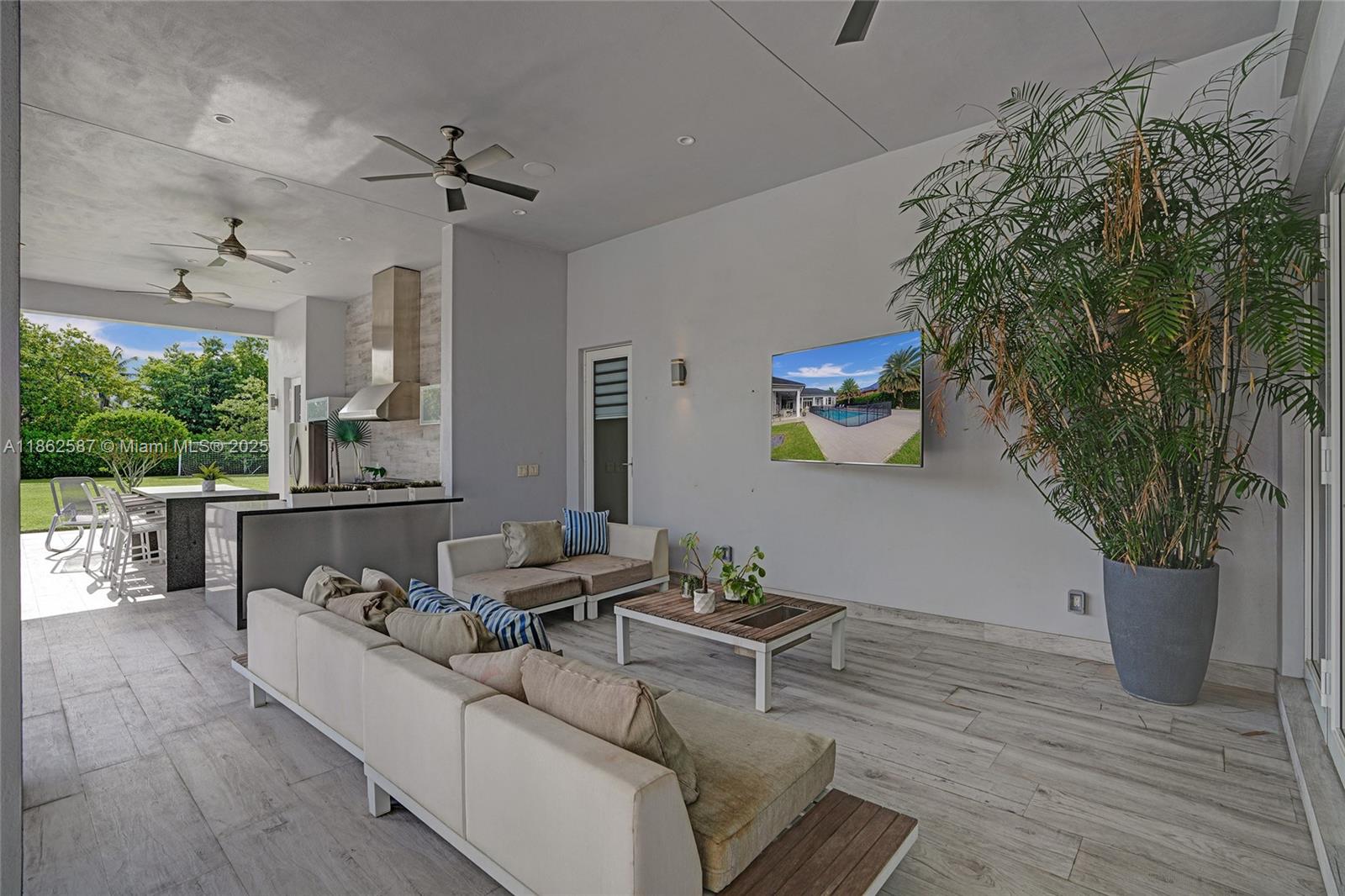 SWEETWATER ESTS SUB - Residential