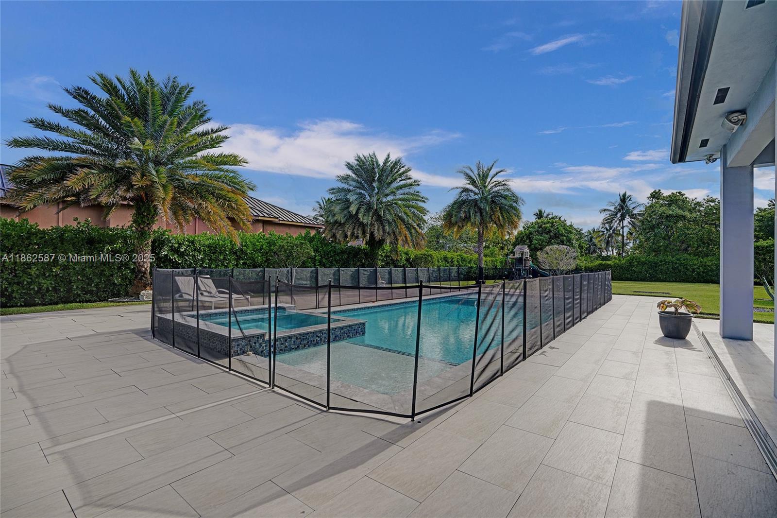 SWEETWATER ESTS SUB - Residential