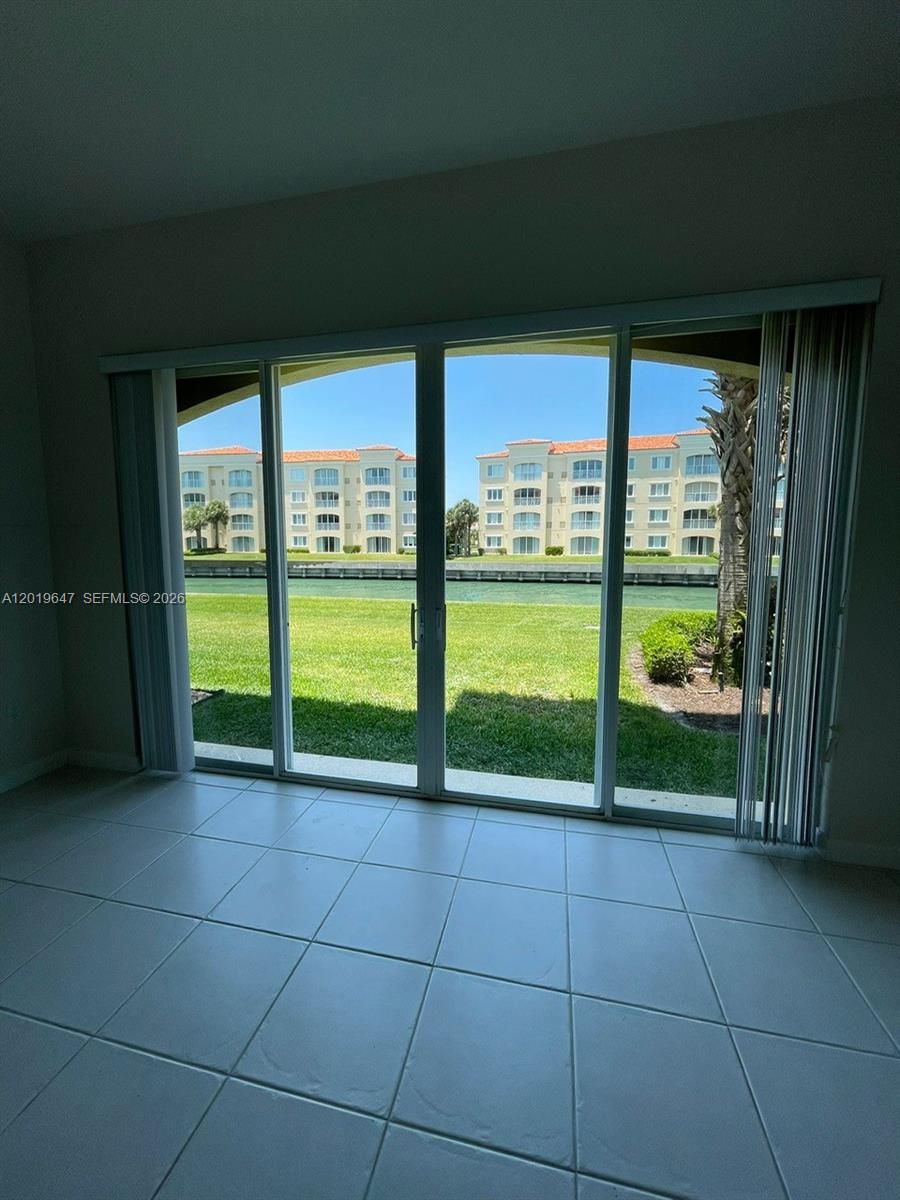 19 W Harbour Isle Dr W 103