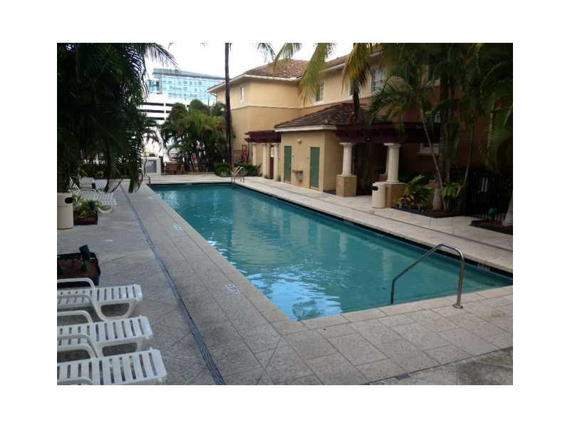 Tri-Level townhouse 1/1 in Aventura. Wood floors. Unit comes with garage and extra parking space. Excellent location next to highlift marina and shopping, cable tv, high speed internet, landscaping and 24hr security. Building is located in very quiet area . Very east and fast approval. Washer and Dryer inside the unit.Equal Housing Opportunity