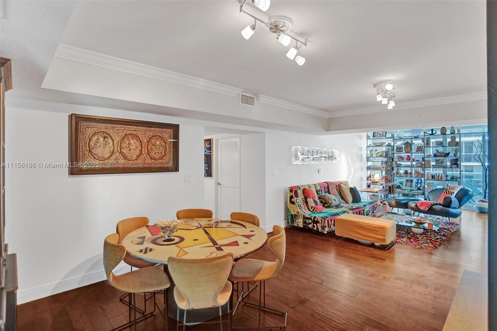 1800 CLUB CONDO - Residential