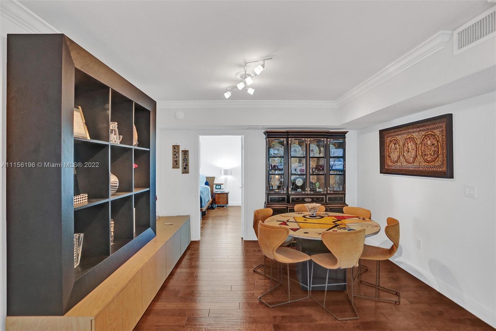 1800 CLUB CONDO - Residential