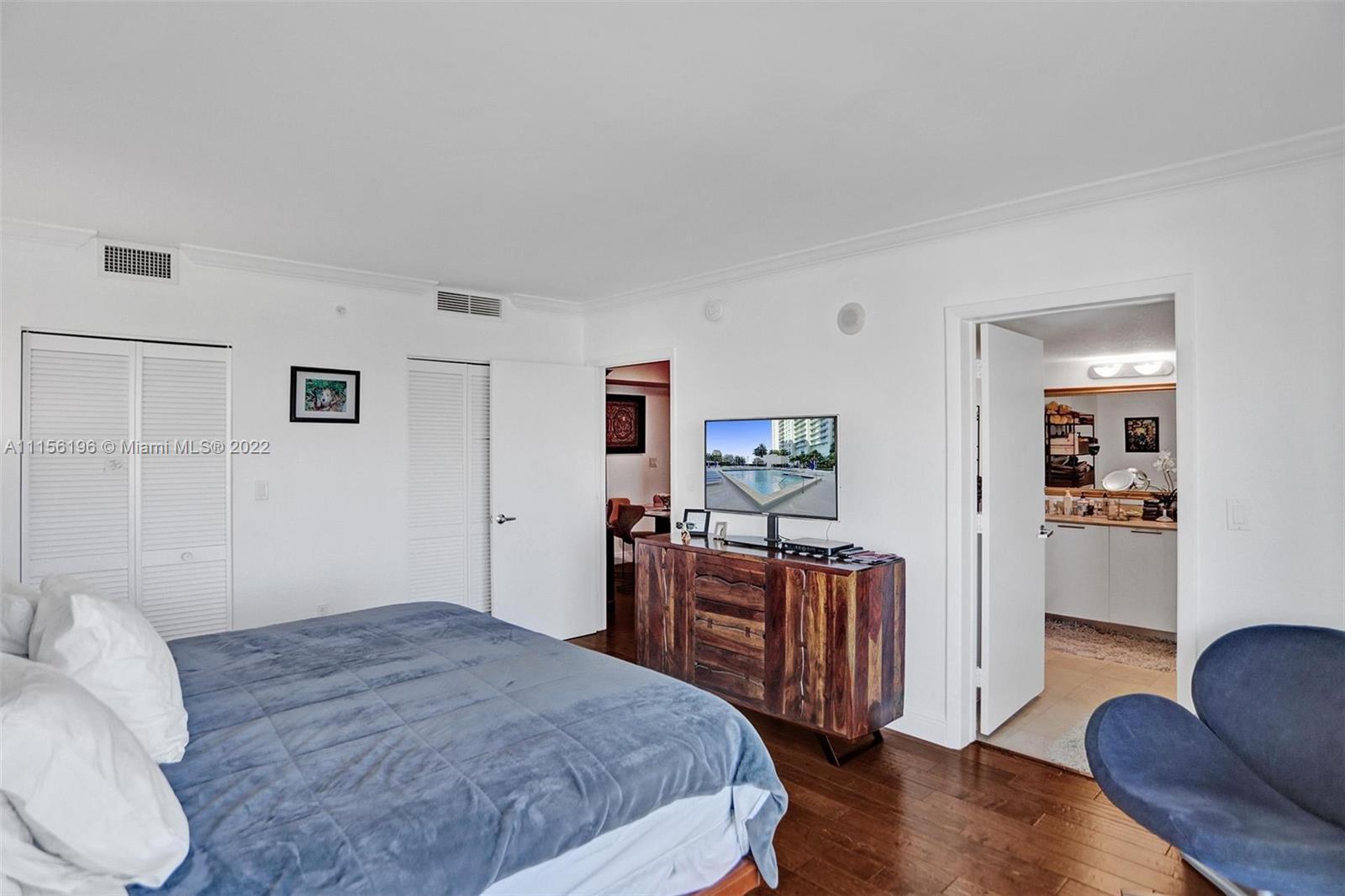 1800 CLUB CONDO - Residential