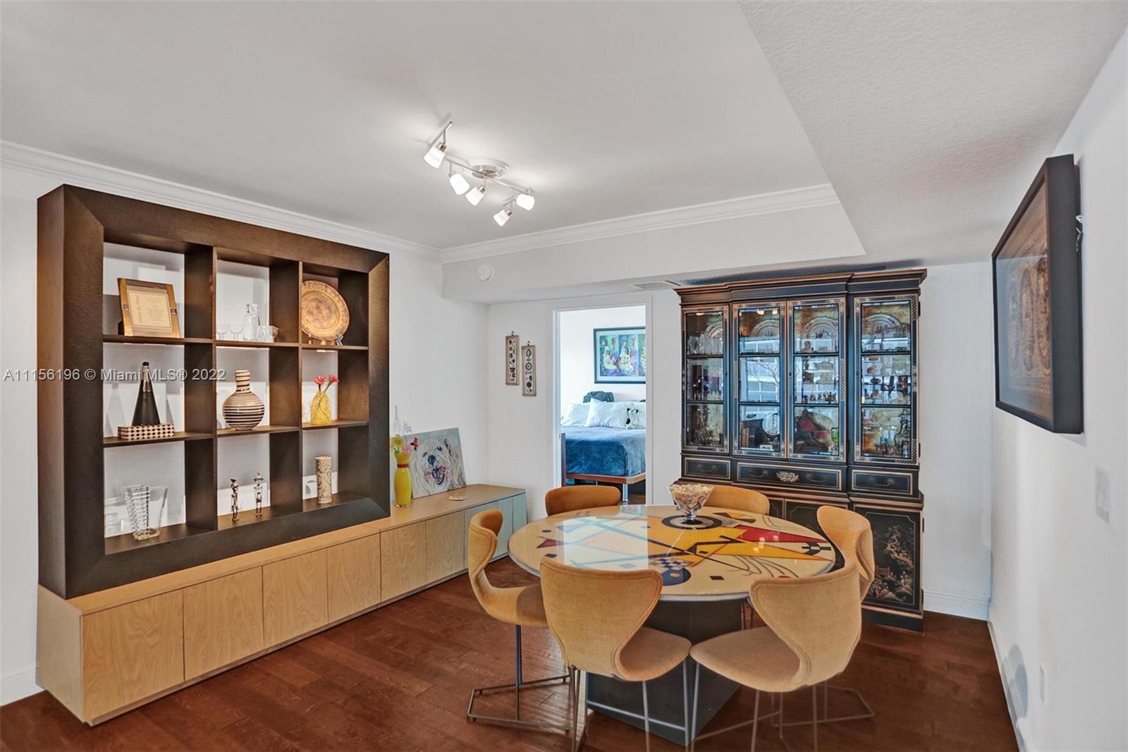 1800 CLUB CONDO - Residential