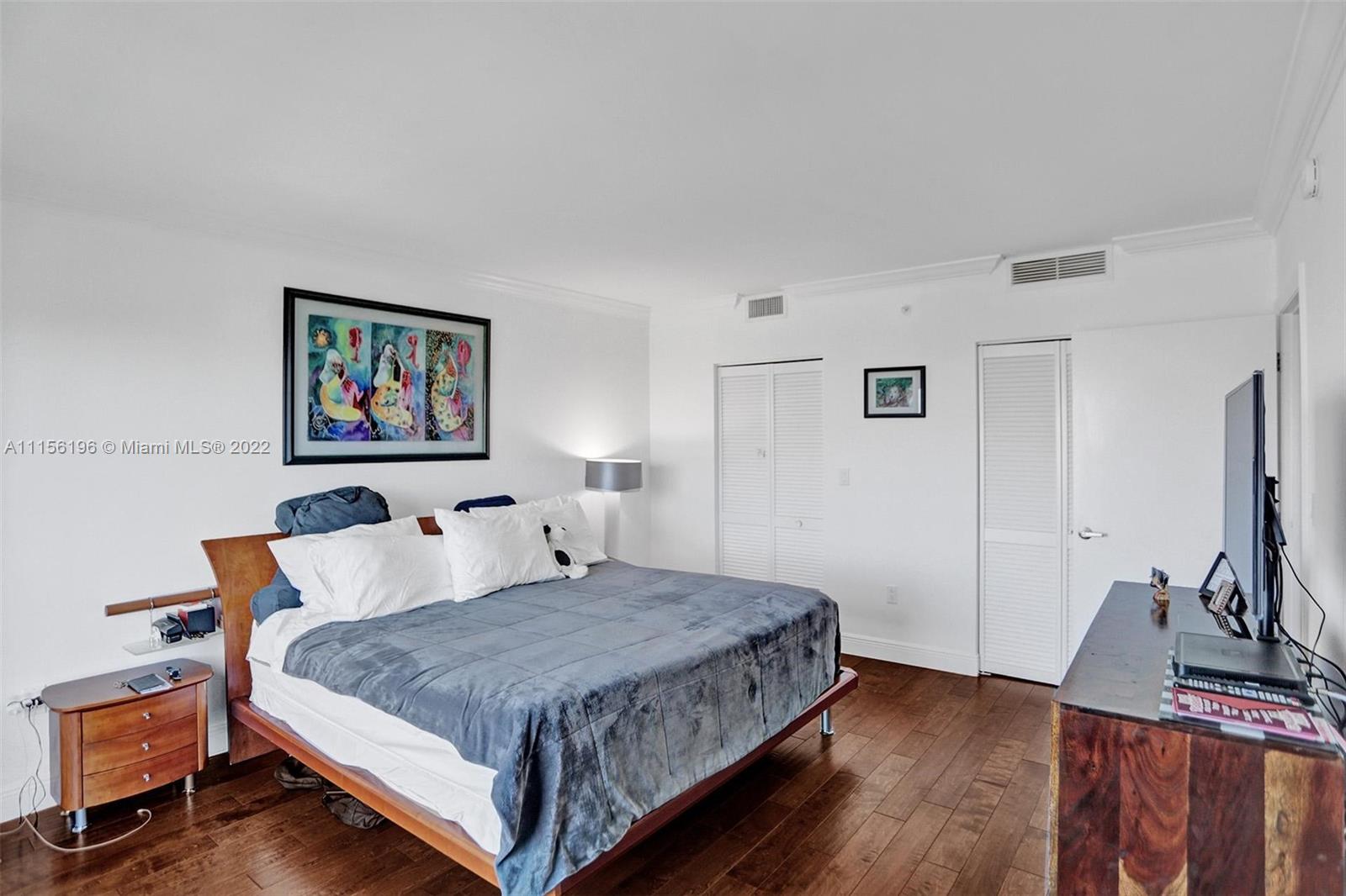 1800 CLUB CONDO - Residential