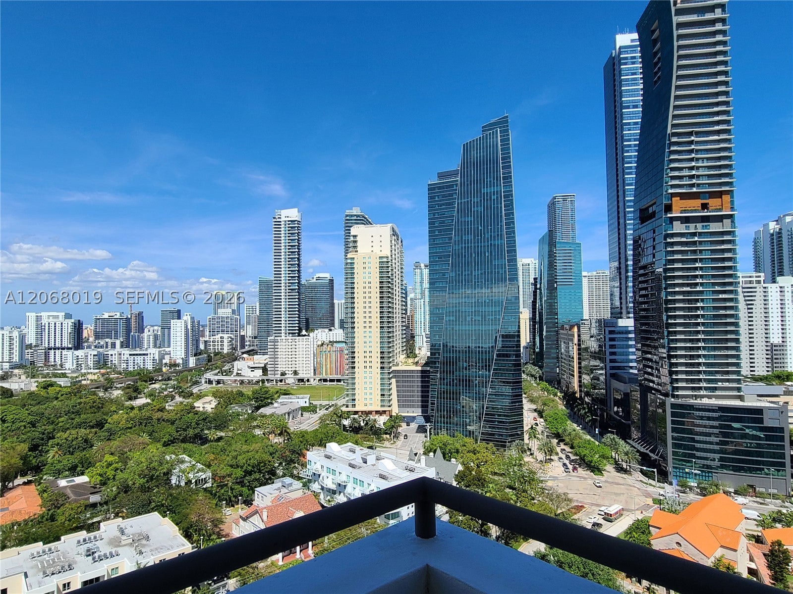 1581 Brickell Ave 2- Prking 1907