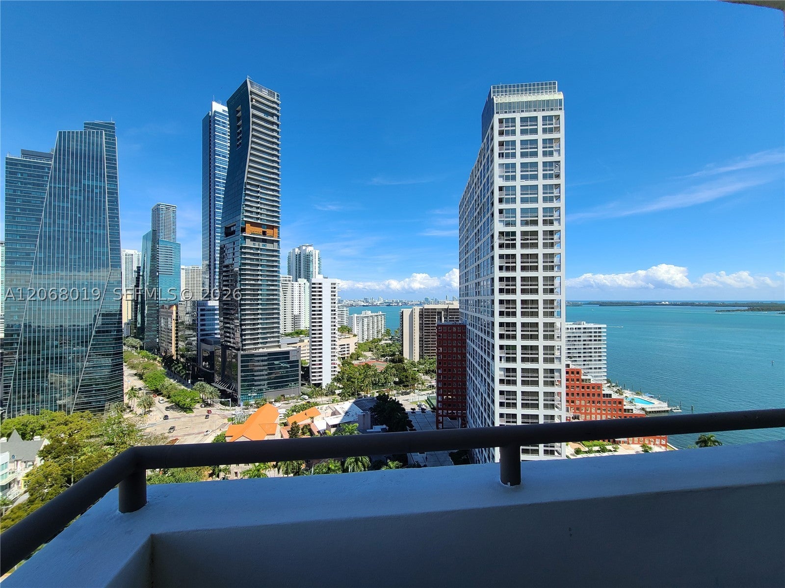 1581 Brickell Ave 2- Prking 1907