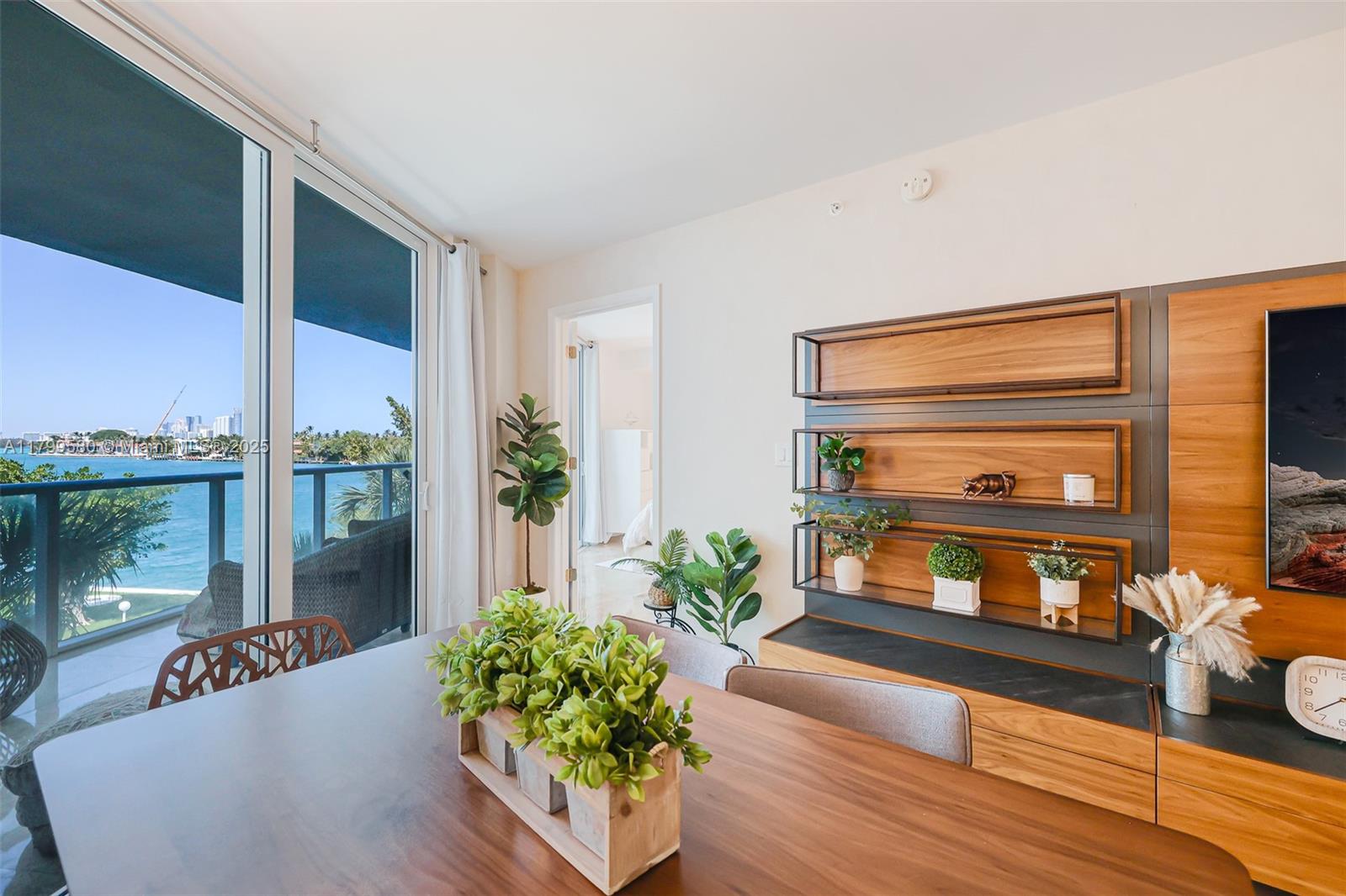 BAY HARBOUR ISLAND - Residential