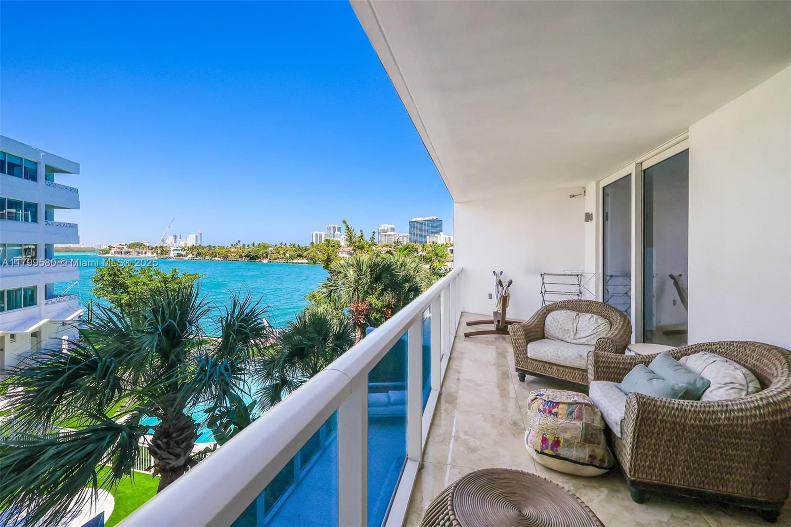 BAY HARBOUR ISLAND - Residential