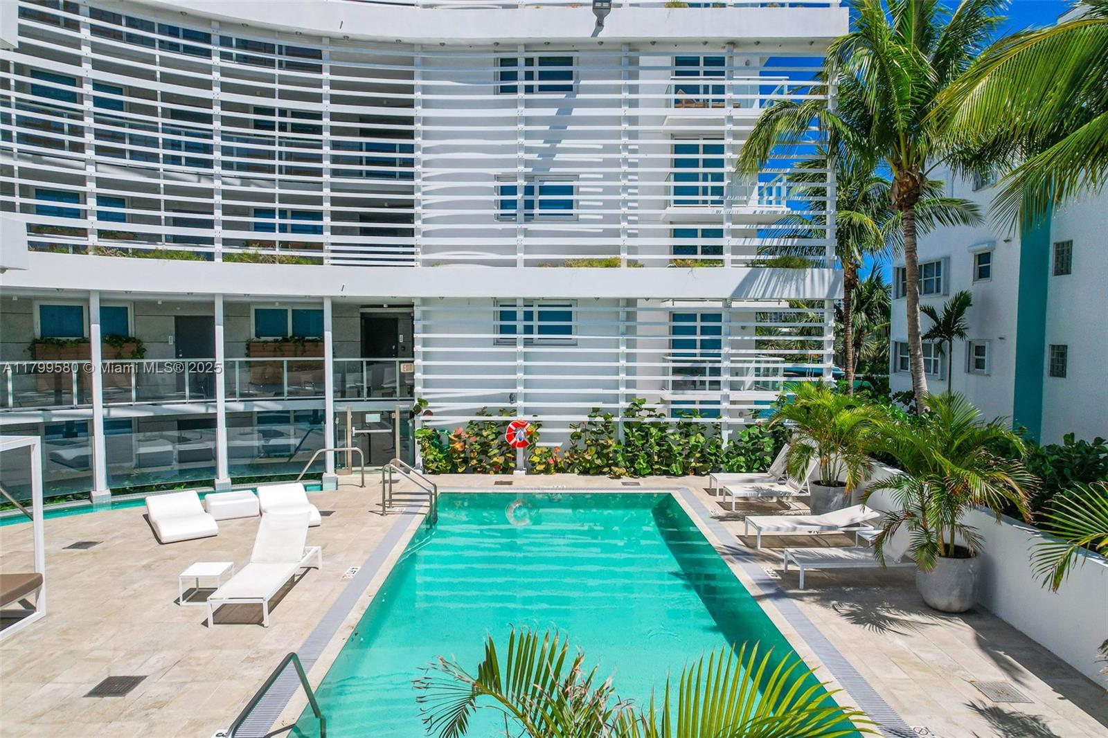 BAY HARBOUR ISLAND - Residential