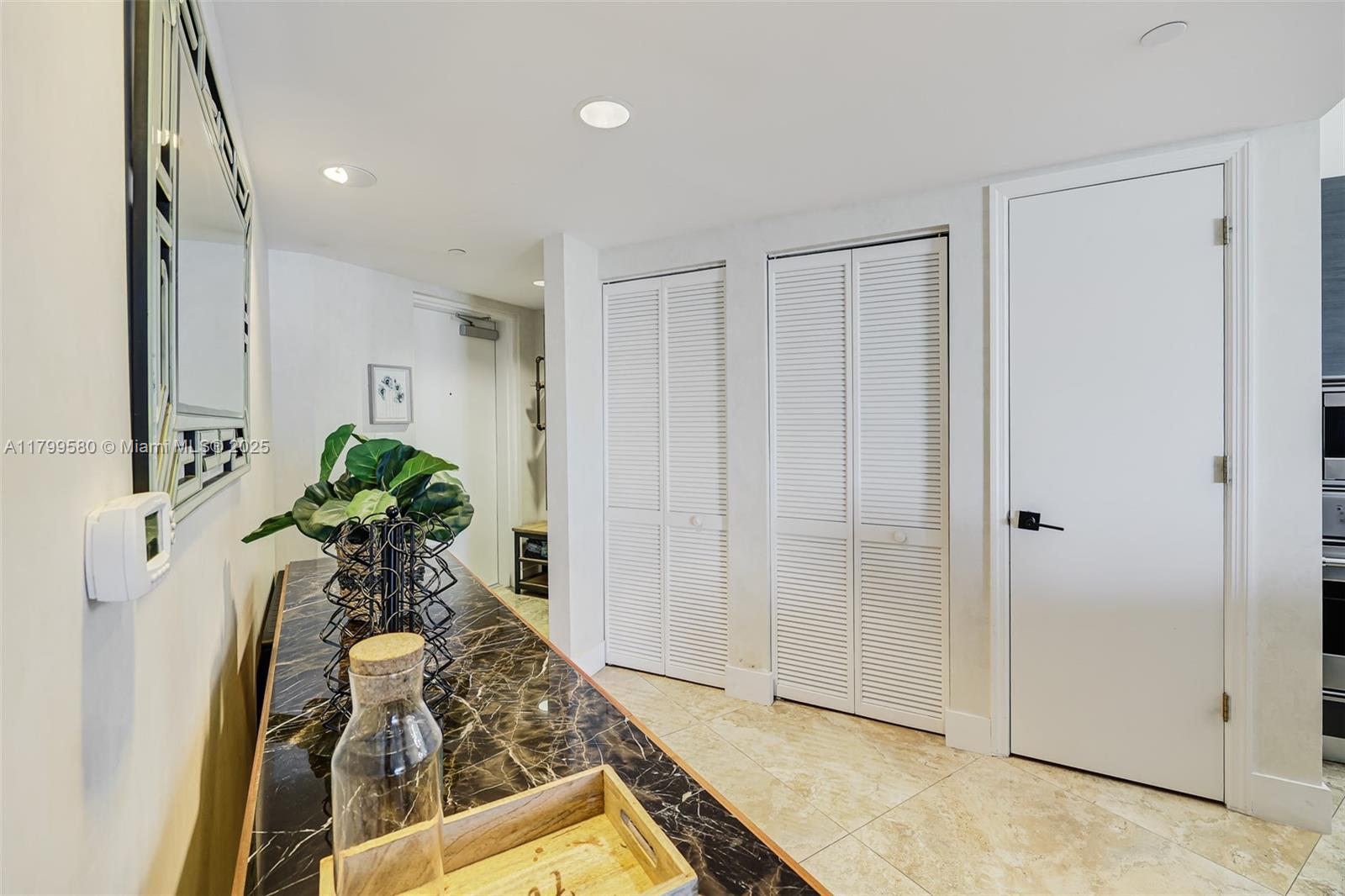 BAY HARBOUR ISLAND - Residential