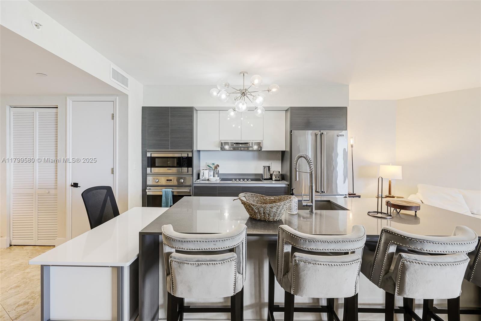 BAY HARBOUR ISLAND - Residential